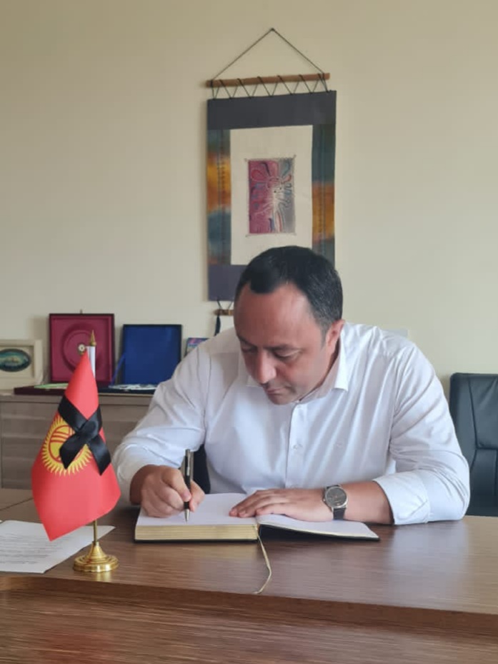 AY Partiya başqanı Anar Əsədli Qırğızıstan sərhədində baş verənlərə münasibət bildirdi