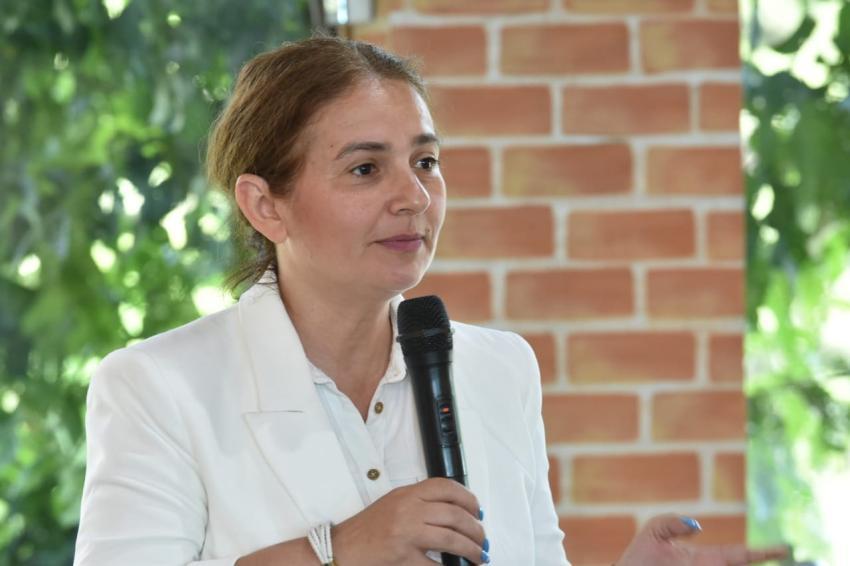 Biz ana dilimizdə danışmaq tələbi qoymadıqca müəllimlərimizin xətaları çox olacaq